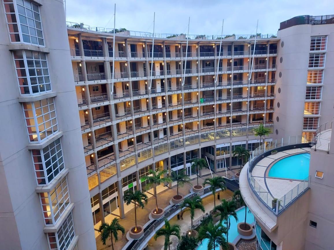 Ocean Sunrise At The Sails - Durban Point Waterfront Apartment Exterior photo